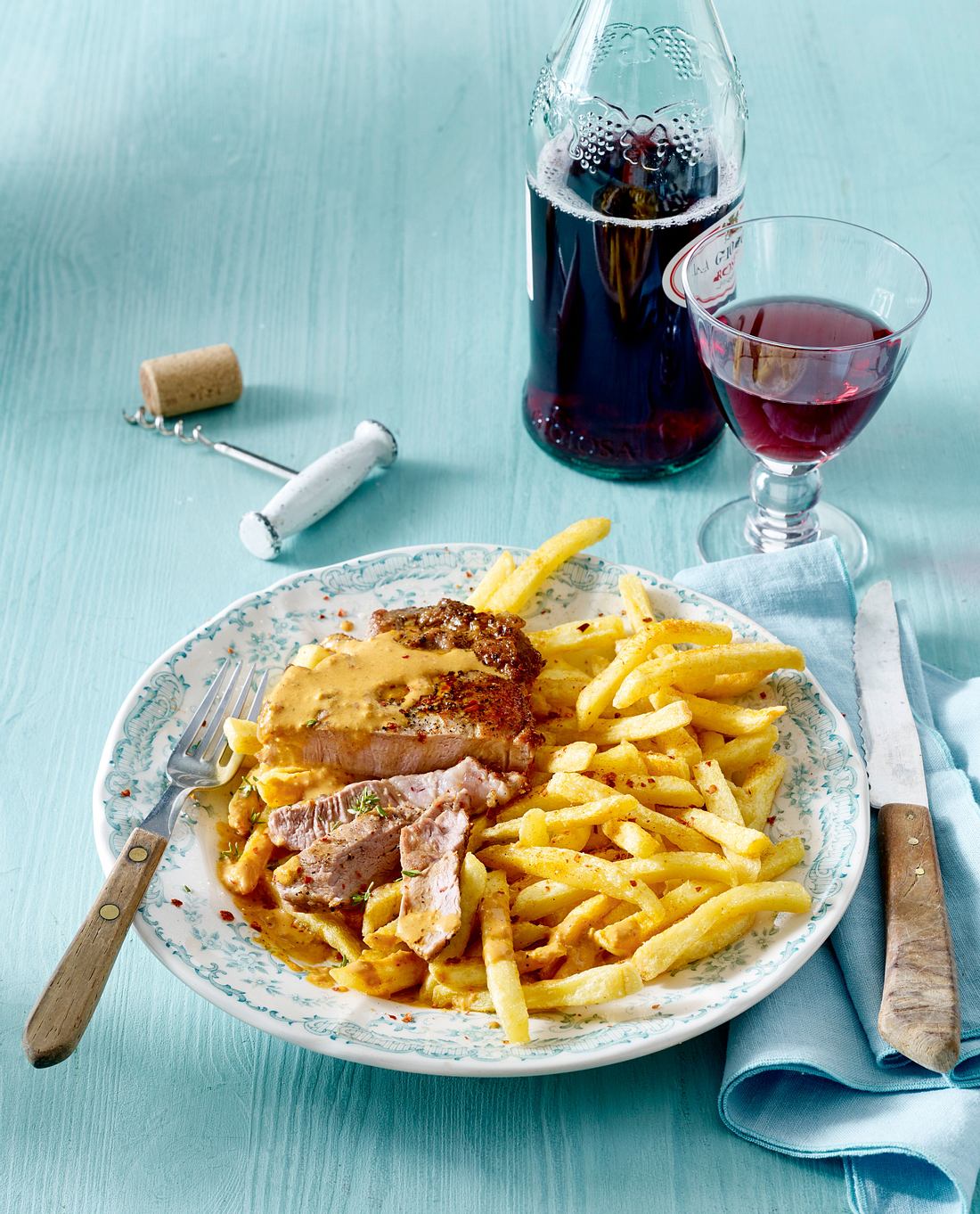 Nackensteaks mit Café-Paris-Soße Rezept Nackensteaks mit Café-Paris-Soße Rezept