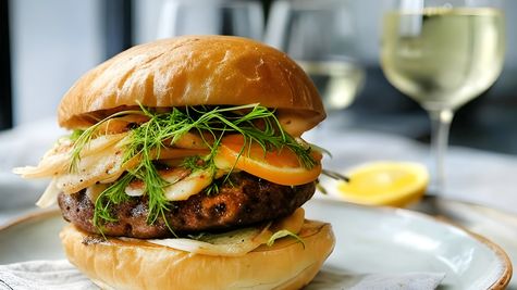 Fischburger mit selbstgemachtem Fischpatty & Zitrus-Aioli - Foto: Napoleon Grill Deutschland