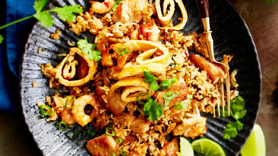 Nasigoreng mit Garnelen Rezept - Foto: LECKER @ Bauer Media Group Nasigoreng mit Garnelen Rezept - Foto: LECKER @ Bauer Media Group