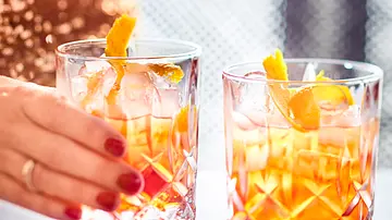Negroni - das klassische Rezept - Foto: LECKER @ Bauer Media Group Negroni - das klassische Rezept - Foto: LECKER @ Bauer Media Group