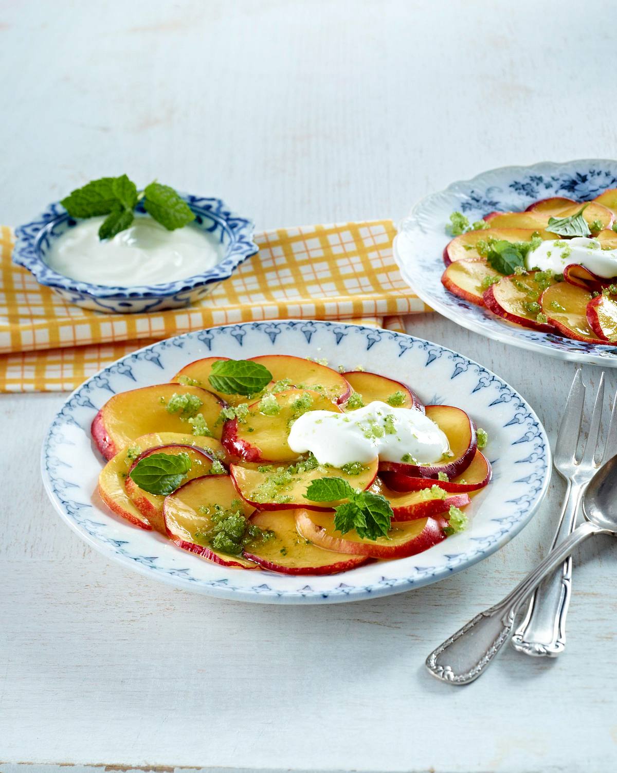 Nektarinen-Carpaccio mit Minzzucker Rezept