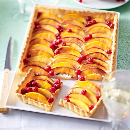 Nektarinen-Johannisbeer-Tarte Rezept Nektarinen-Johannisbeer-Tarte Rezept