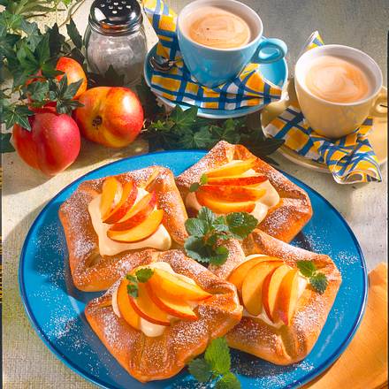 Nektarinen-Teilchen mit Vanillecreme Rezept