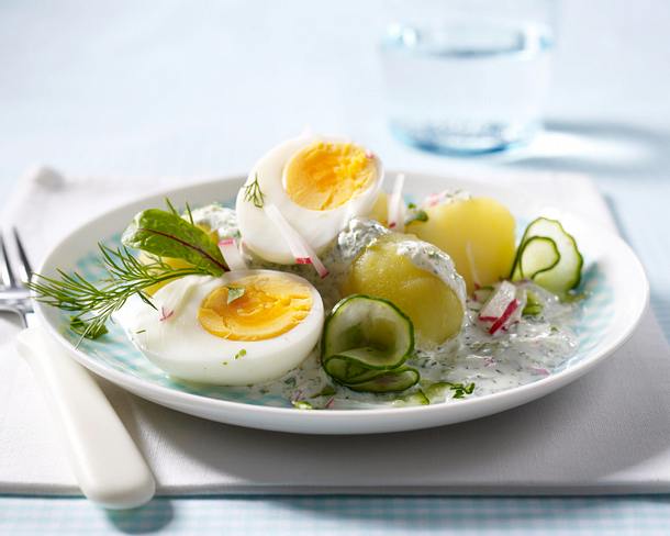 Neue Kartoffeln mit Radieschen-Tsatsiki Rezept Neue Kartoffeln mit Radieschen-Tsatsiki Rezept