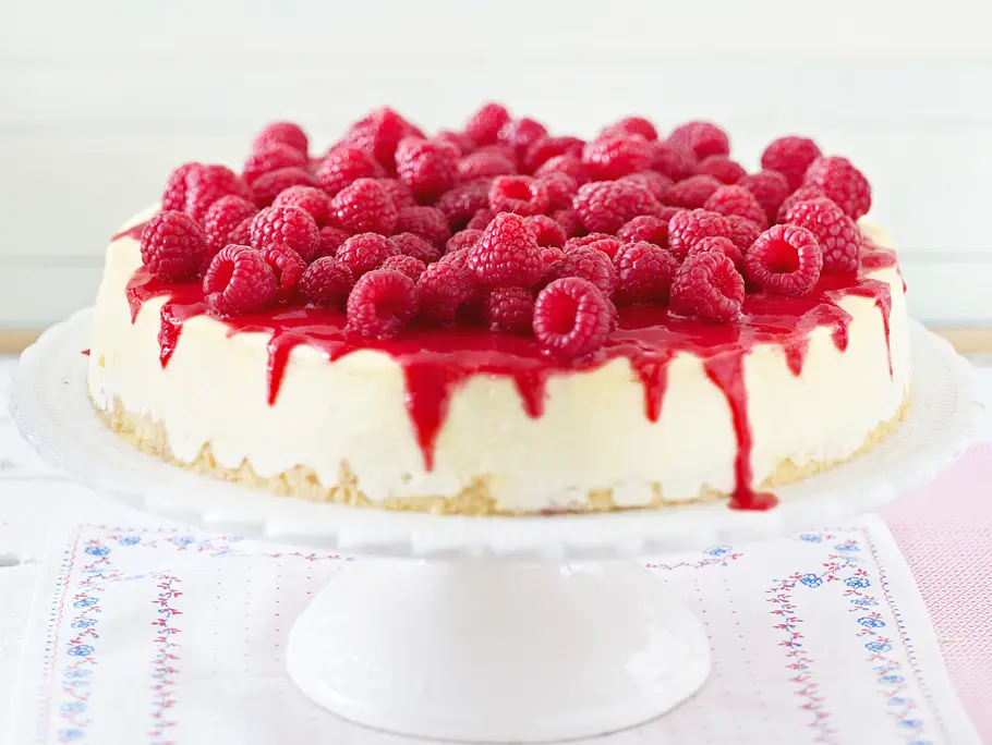 New York Cheesecake mit Biskuitboden