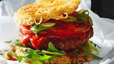 New York - Ramen-Burger Rezept - Foto: House of Food / Bauer Food Experts KG