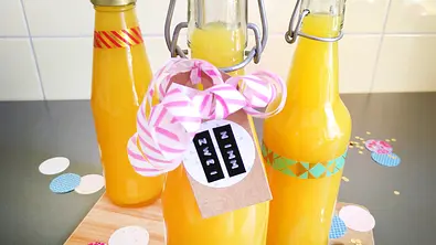 Selbst gemachter Nimm-2-Schnaps in Flaschen - Foto: LECKER @ Bauer Media Group