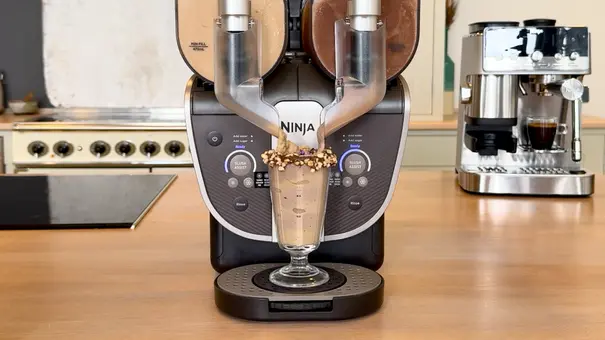 Ninja SLUSHi Twist & Ninja Luxe Café MINI Plus - Foto: Franziska Hoppe / LECKER.de Ninja SLUSHi Twist & Ninja Luxe Café MINI Plus - Foto: Franziska Hoppe / LECKER.de