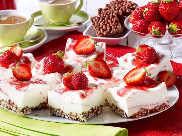 Nippon Schoko-Kuchen Joghurtcreme und Erdbeeren Rezept
