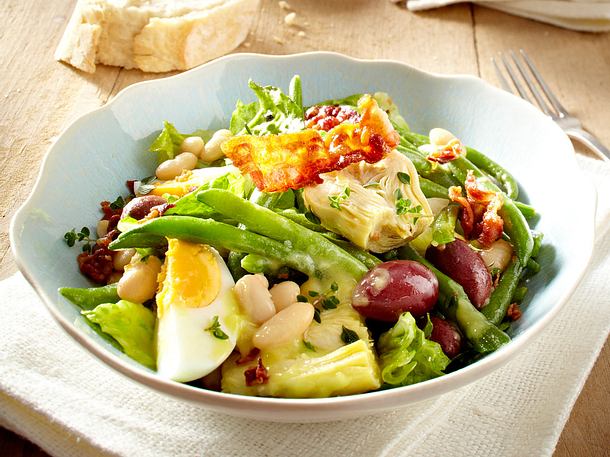 Nizza-Salat mit Kartoffel-Senf-Speck-Vinaigrette Rezept
