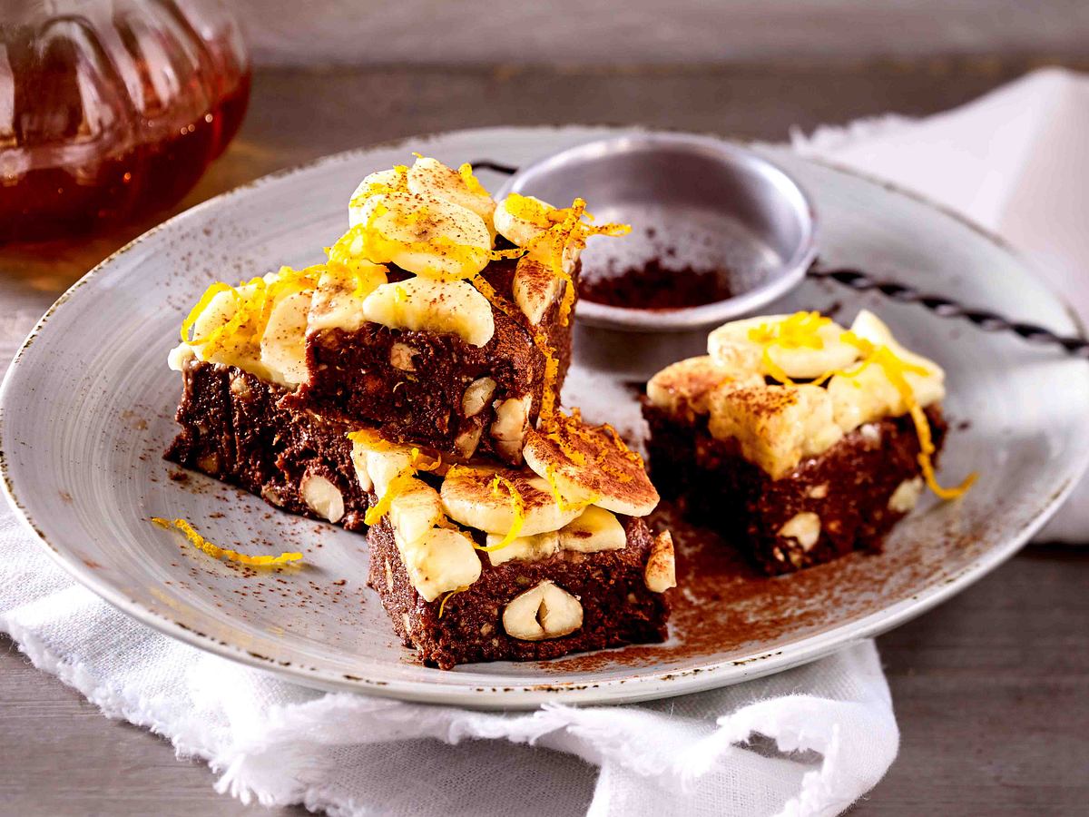 No-Bake-Brownies mit Bananen-Topping Rezept