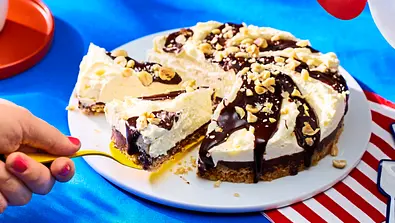 No-Bake-Cornetto-Torte Rezept - Foto: LECKER @ Bauer Media Group
