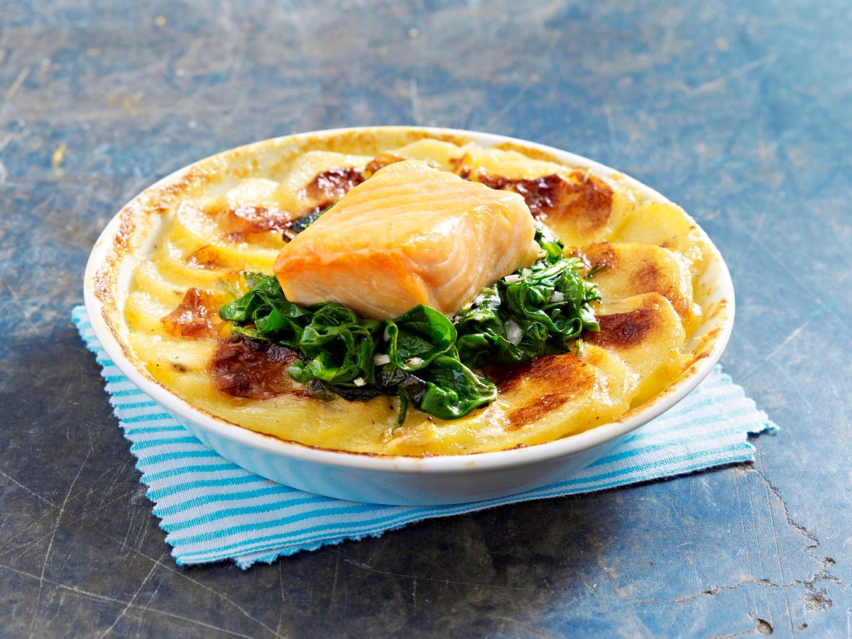 Nordisches Kartoffelgratin mit Lachs und Spinat Rezept