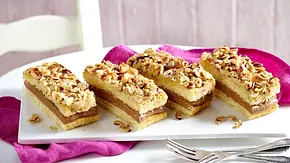 Nougat-Bienenstich Rezept - Foto: LECKER @ Bauer Media Group