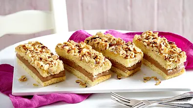 Nougat-Bienenstich Rezept - Foto: LECKER @ Bauer Media Group