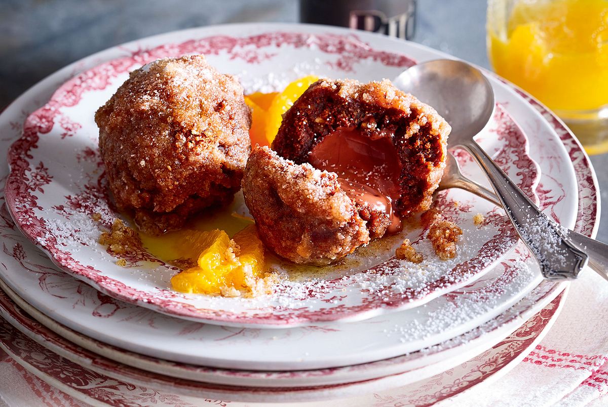 Nougat-Honigkuchen-Knödel mit Orangensoße Rezept