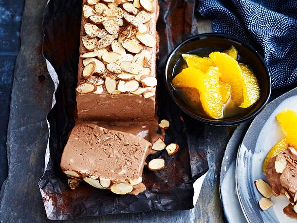 Nougatparfait mit Vanilleorangen Nougatparfait mit Vanilleorangen