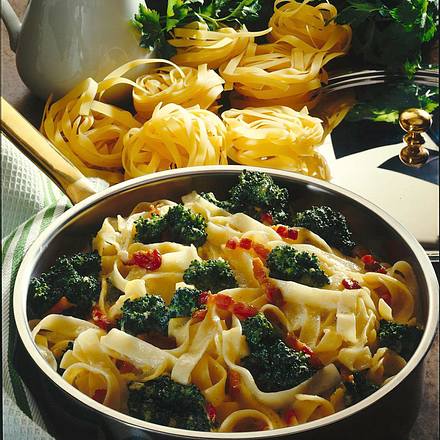 Nudel-Broccoli Pfanne Rezept Nudel-Broccoli Pfanne Rezept