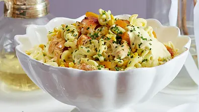 Nudel-Currysalat Rezept - Foto: LECKER @ Bauer Media Group