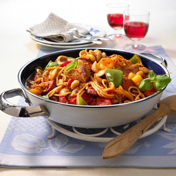 Nudel-Paella mit Schweinenacken und Cabanossi Rezept Nudel-Paella mit Schweinenacken und Cabanossi Rezept