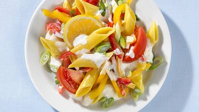 Nudel-Paprika-Salat Rezept - Foto: LECKER @ Bauer Media Group