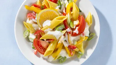 Nudel-Paprika-Salat Rezept - Foto: LECKER @ Bauer Media Group