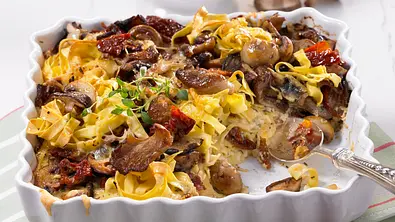 Nudel-Pilz-Auflauf Rezept - Foto: LECKER @ Bauer Media Group