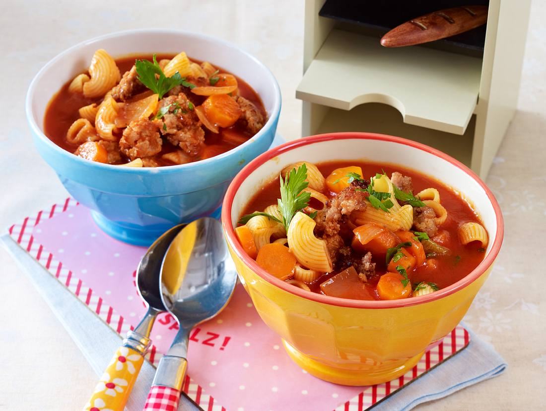 Nudel-Tomaten-Topf mit Mett Rezept | LECKER