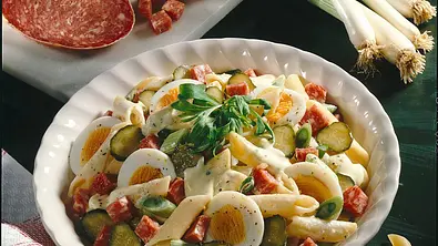 Nudel-Wurst-Salat Rezept - Foto: Take