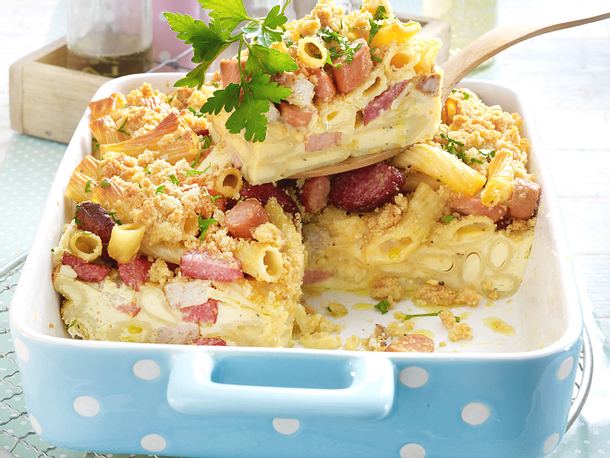 Nudelauflauf mit dreierlei Würstchen Rezept Nudelauflauf mit dreierlei Würstchen Rezept