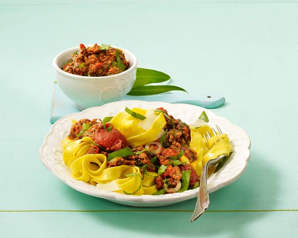 Nudeln mit Bärlauchbolognese Rezept Nudeln mit Bärlauchbolognese Rezept