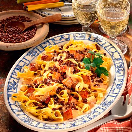Nudeln mit Bohnen-Kasseler-Ragout Rezept Nudeln mit Bohnen-Kasseler-Ragout Rezept