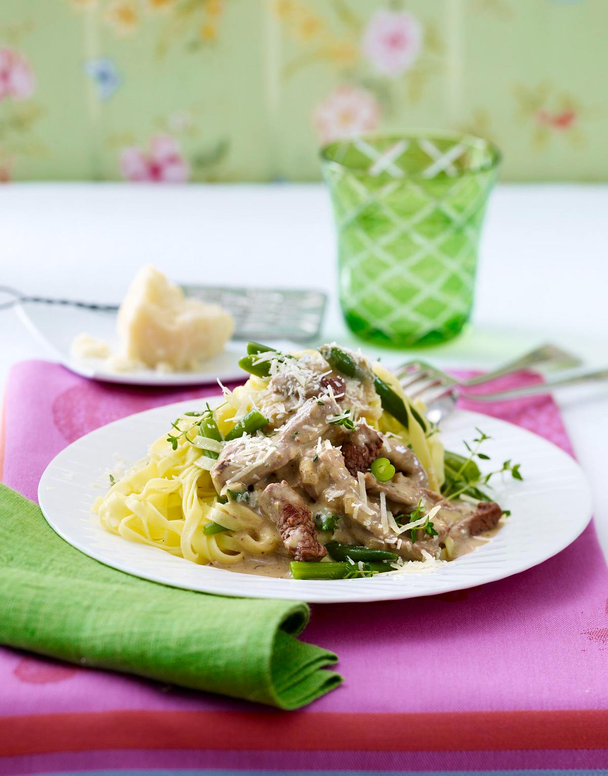 Nudeln mit Bohnen und Filetragout Rezept