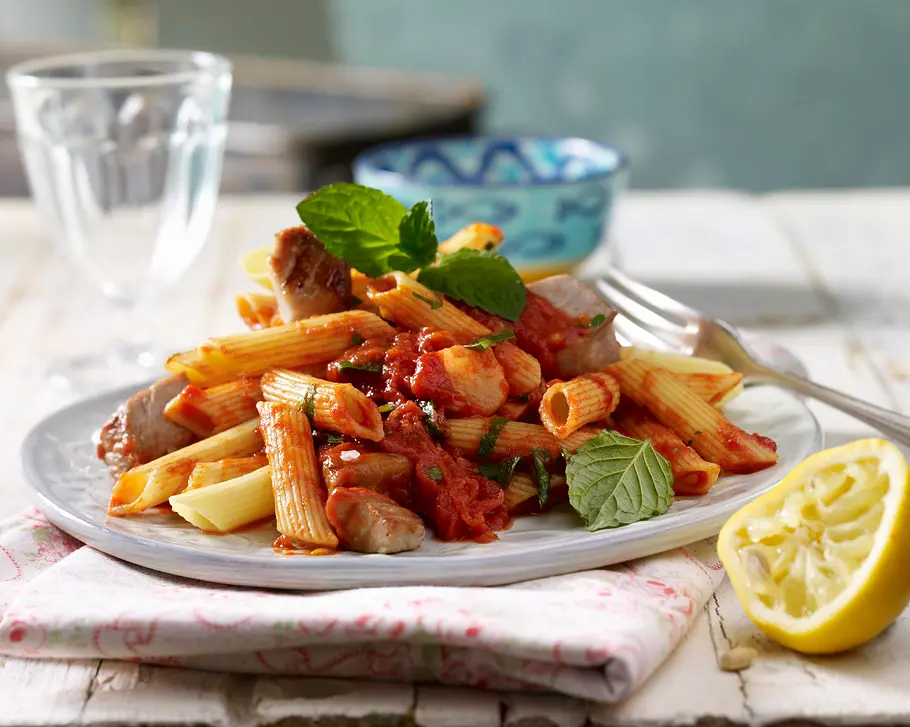 Nudeln mit frischem Thunfisch (Pasta ai quadrucci di pesce) Rezept