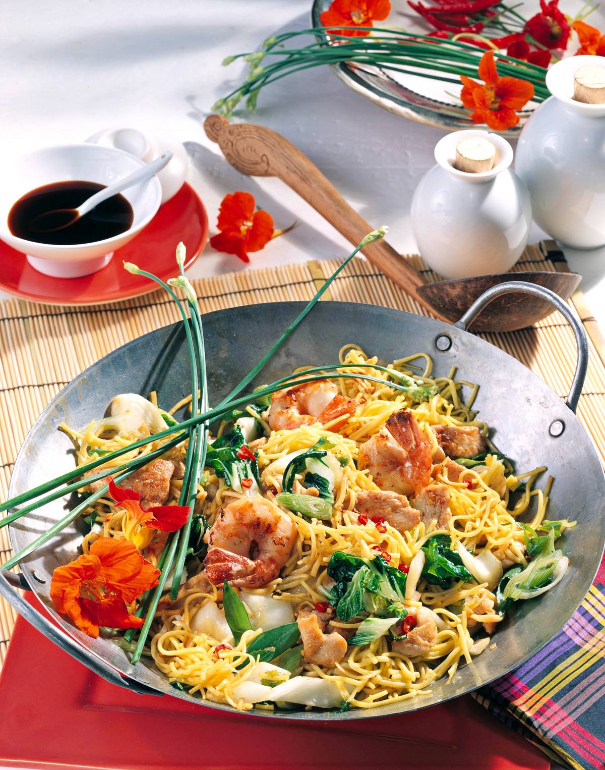 Nudeln mit Hähnchen & Garnelen Rezept