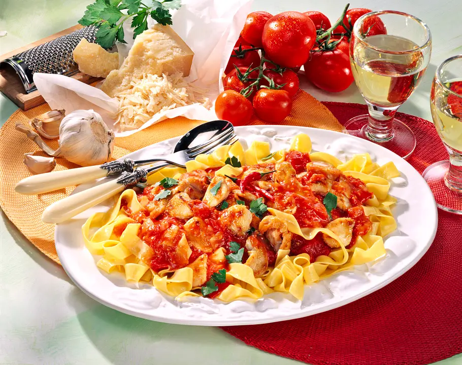 Nudeln mit Hähnchengeschnetzeltem all' Arrabbiata Rezept Nudeln mit Hähnchengeschnetzeltem all' Arrabbiata Rezept