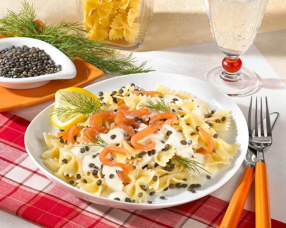 Nudeln mit Lachs-Linsen-Soße Rezept Nudeln mit Lachs-Linsen-Soße Rezept