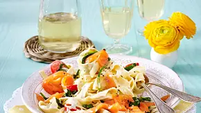 Nudeln mit Lachs und Spinat Rezept - Foto: LECKER @ Bauer Media Group