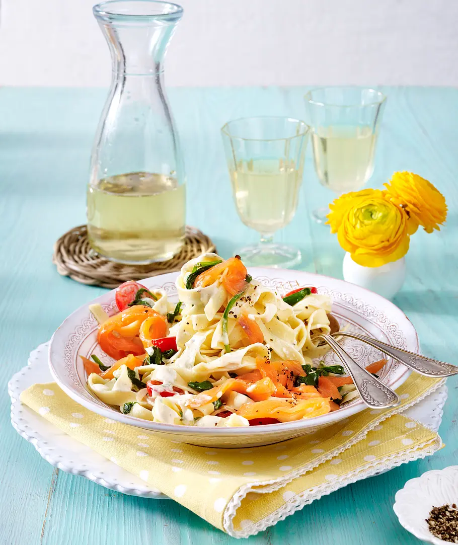 Nudeln mit Lachs und Spinat Rezept