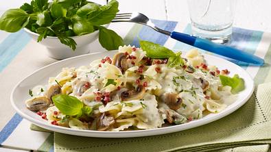 Nudeln mit leichter Schinken-Sahne-Soße Rezept - Foto: LECKER @ Bauer Media Group
