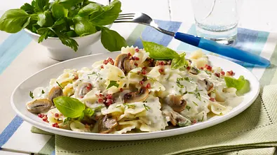 Nudeln mit leichter Schinken-Sahne-Soße Rezept - Foto: LECKER @ Bauer Media Group