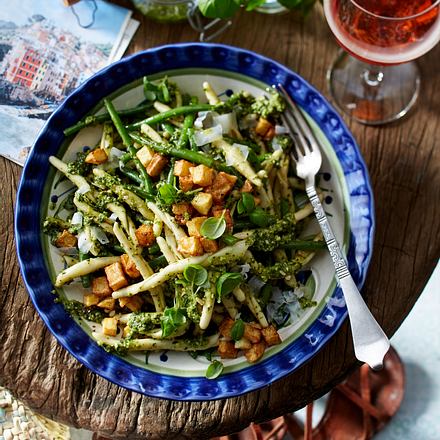 Nudeln mit Pesto Rezept Nudeln mit Pesto Rezept