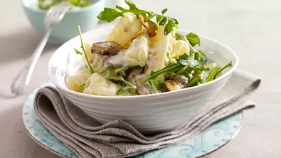 Nudeln mit Pilz-Nuss-Soße Rezept - Foto: LECKER @ Bauer Media Group