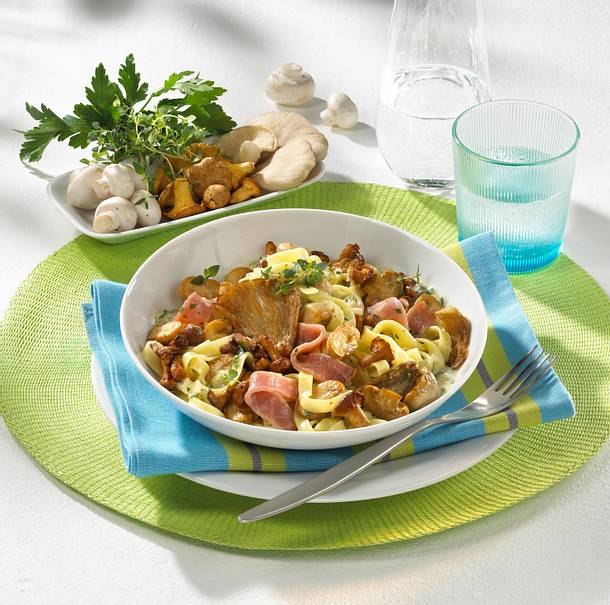 Nudeln mit Pilzsoße Rezept Nudeln mit Pilzsoße Rezept
