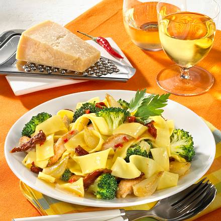 Nudeln mit Pute und Broccoli Rezept