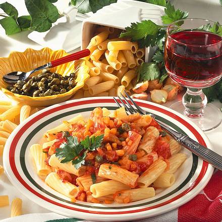 Nudeln mit Puten-Ragout Rezept Nudeln mit Puten-Ragout Rezept