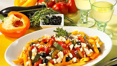 Nudeln mit Ratatouille-Gemüse Rezept - Foto: LECKER @ Bauer Media Group