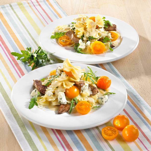 Nudeln mit Rinderfilet und Gorgonzola-Soße Rezept Nudeln mit Rinderfilet und Gorgonzola-Soße Rezept