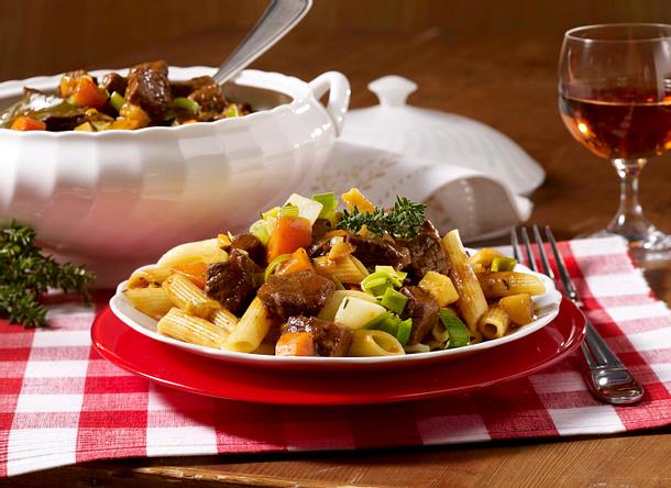 Nudeln mit Rinderragout Rezept
