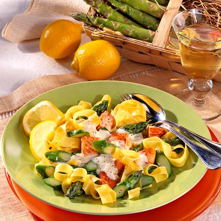 Nudeln mit Spargel und Lachs Rezept